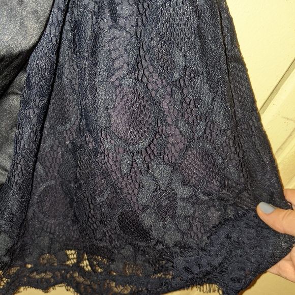 GRAPENT LACE WRAP DRESS - Picture 5 of 6